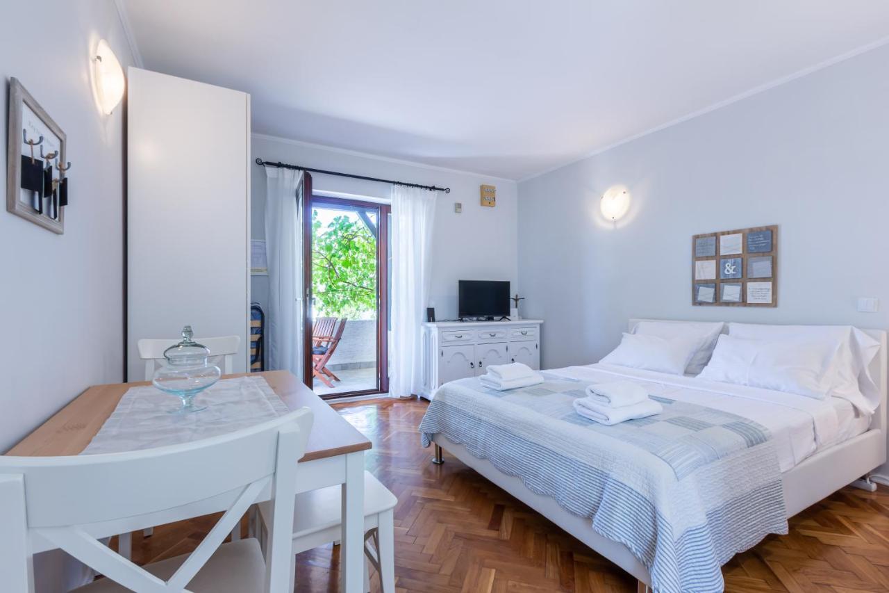 Apartments Vladan With Terrace Baška Esterno foto